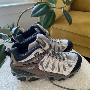 Oboz Women’s Hiking Shoe